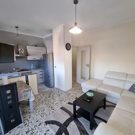 Apartman Alloggio Aest